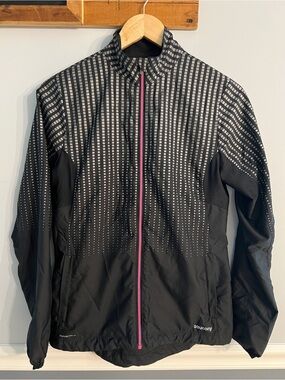 Saucony RunShield Reflective Running Jacket Black Pink Full Zip Women’s Small